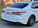 Toyota Camry 2021 года за 16 500 000 тг. в Шымкент – фото 5