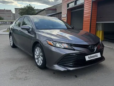 Toyota Camry 2018 года за 12 000 000 тг. в Петропавловск