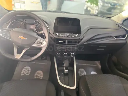 Chevrolet Onix LTZ 2025 года за 6 990 000 тг. в Атырау – фото 4