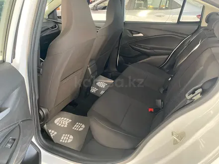 Chevrolet Onix LTZ 2025 года за 6 990 000 тг. в Атырау – фото 5