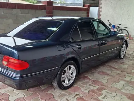 Mercedes-Benz E 230 1997 года за 3 700 000 тг. в Алматы – фото 4