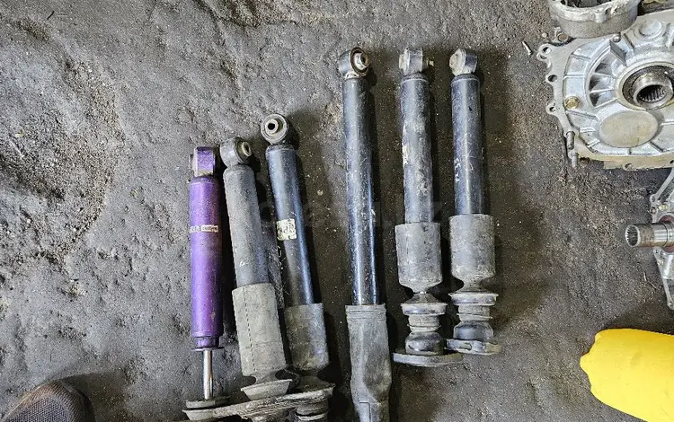 Стойки амортизаторы за 500 тг. в Алматы