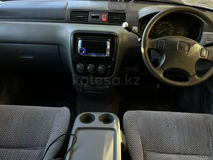 Honda CR-V 1996 года за 2 150 000 тг. в Уральск – фото 9