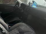 Toyota Avensis 2001 годаүшін2 500 000 тг. в Актобе – фото 4