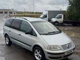 Volkswagen Sharan 2001 года за 1 550 000 тг. в Уральск – фото 2