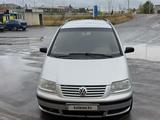 Volkswagen Sharan 2001 года за 1 550 000 тг. в Уральск