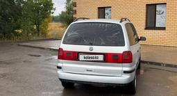 Volkswagen Sharan 2001 годаүшін1 550 000 тг. в Уральск – фото 3
