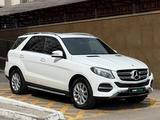 Mercedes-Benz GLE 400 2017 года за 14 990 000 тг. в Астана – фото 2