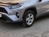 Toyota RAV4 2020 года за 14 300 000 тг. в Семей – фото 5