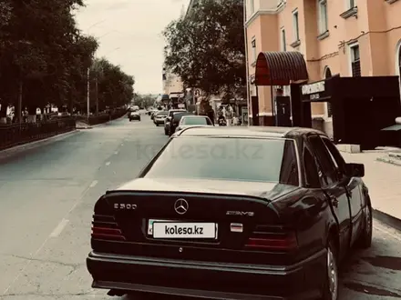 Mercedes-Benz E 320 1994 года за 2 200 000 тг. в Караганда – фото 4