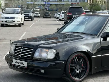 Mercedes-Benz E 500 1995 года за 7 485 714 тг. в Алматы – фото 11