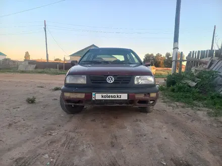 Volkswagen Vento 1996 года за 700 000 тг. в Актобе – фото 2