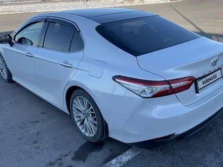 Toyota Camry 2019 года за 17 500 000 тг. в Жезказган – фото 3