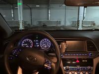 Hyundai Elantra 2019 годаүшін8 250 000 тг. в Астана