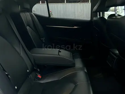 Toyota Camry 2018 года за 13 400 000 тг. в Алматы – фото 7