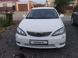 Toyota Camry 2004 годаүшін3 500 000 тг. в Актобе