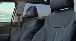 Hyundai Santa Fe 2020 года за 12 333 000 тг. в Астана – фото 3