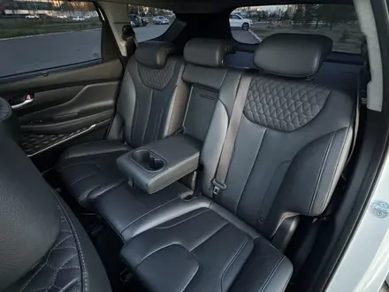 Hyundai Santa Fe 2020 года за 12 333 000 тг. в Астана – фото 33