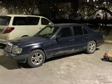 Mercedes-Benz E 200 1991 года за 850 000 тг. в Караганда – фото 2