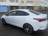 Hyundai Accent 2020 года за 7 200 000 тг. в Астана – фото 2