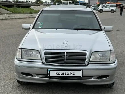 Mercedes-Benz C 180 1998 годаүшін3 800 000 тг. в Актобе – фото 3