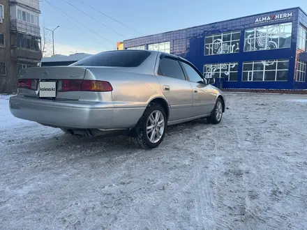 Toyota Camry 2000 года за 4 000 000 тг. в Астана – фото 3