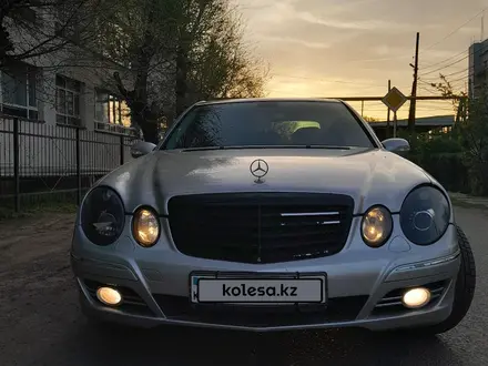 Mercedes-Benz E 200 2003 года за 5 000 000 тг. в Уральск – фото 2