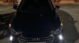 Hyundai Elantra 2017 годаfor7 700 000 тг. в Атырау – фото 5