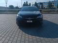 Toyota Camry 2015 года за 6 000 000 тг. в Актобе – фото 2