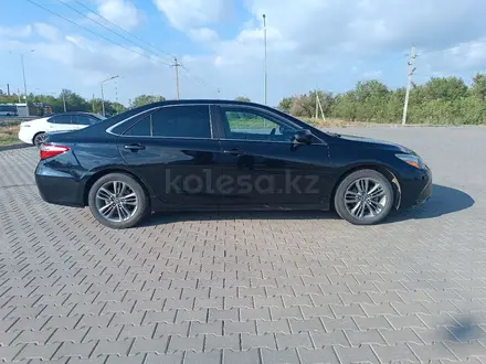 Toyota Camry 2015 года за 6 000 000 тг. в Актобе – фото 4