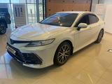 Toyota Camry 2024 года за 19 690 000 тг. в Актобе
