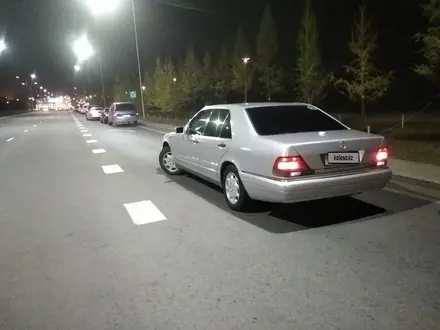 Mercedes-Benz S 350 1998 года за 3 200 000 тг. в Астана – фото 3