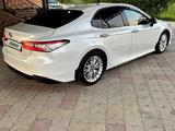 Toyota Camry 2018 года за 13 200 000 тг. в Шымкент – фото 5