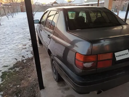 Volkswagen Vento 1993 года за 850 000 тг. в Шымкент