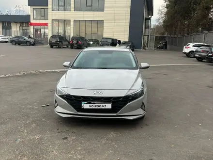 Hyundai Elantra 2022 года за 9 500 000 тг. в Алматы