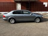 Skoda Superb 2012 года за 3 500 000 тг. в Уральск – фото 2