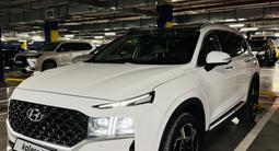 Hyundai Santa Fe 2022 года за 16 800 000 тг. в Астана