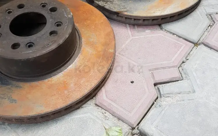 Тормозные диски передние за 30 000 тг. в Алматы