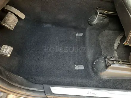 Jeep Grand Cherokee 2012 года за 11 500 000 тг. в Алматы – фото 14