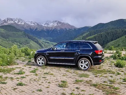 Jeep Grand Cherokee 2012 года за 11 500 000 тг. в Алматы – фото 2