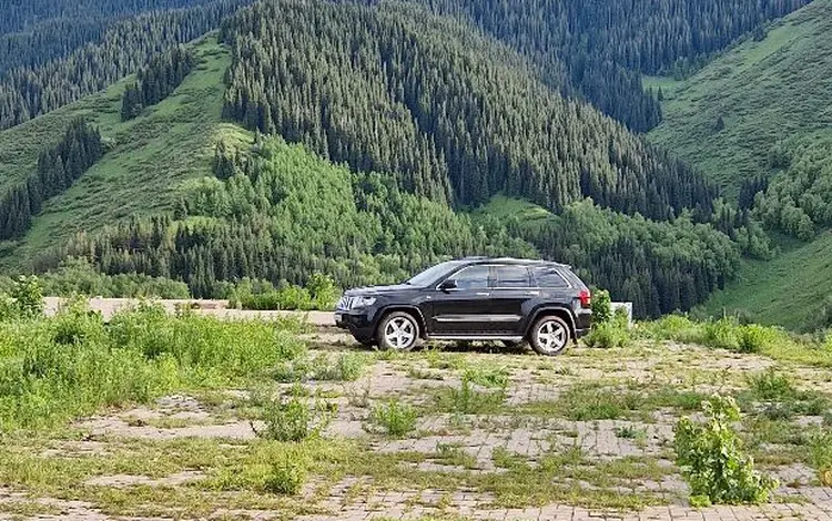 Jeep Grand Cherokee 2012 года за 11 500 000 тг. в Алматы