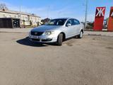 Volkswagen Passat 2007 года за 2 600 000 тг. в Костанай – фото 3