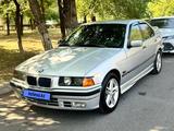 BMW 328 1996 года за 2 400 000 тг. в Алматы – фото 2