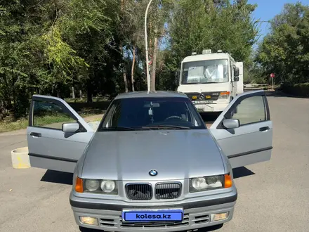 BMW 328 1996 года за 2 300 000 тг. в Алматы – фото 9