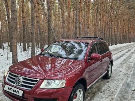 Volkswagen Touareg 2004 года за 4 200 000 тг. в Петропавловск – фото 5