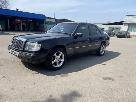 Mercedes-Benz E 220 1993 годаүшін1 500 000 тг. в Алматы