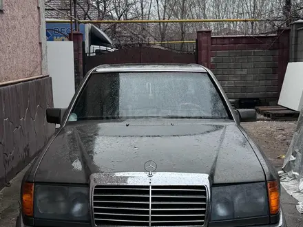 Mercedes-Benz E 280 1993 года за 950 000 тг. в Алматы