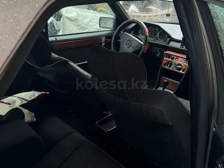 Mercedes-Benz E 280 1993 года за 950 000 тг. в Алматы – фото 4