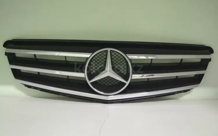 Решотка радиатора Mercedes-Benz W204 C class за 55 000 тг. в Алматы