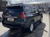 Toyota Land Cruiser Prado 2022 годаfor27 200 000 тг. в Алматы – фото 4
